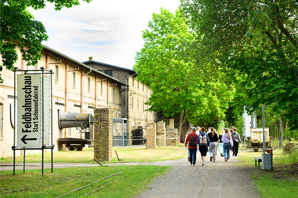 Gelände damals heute_W520250711_Fotograf_Tom Schweers