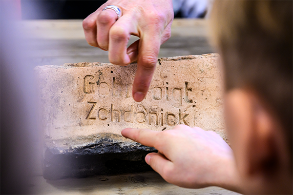 Ziegelstempel_W220251711_Fotograf_Tom Schweers